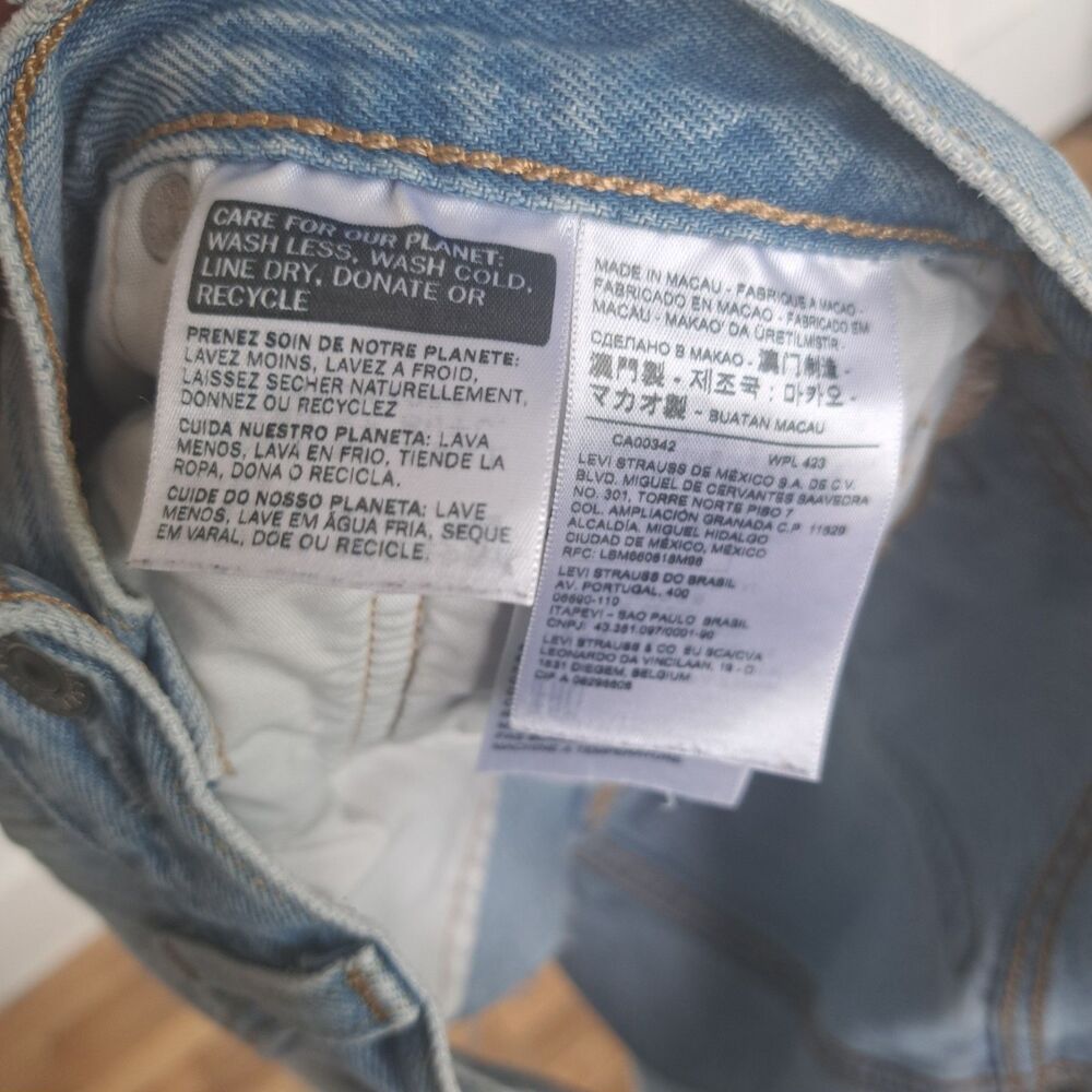 Levi's 501 Jean Shorts Denim Size 29 Womens Distressed Cut Off Light Wash FLAWED - Picture 7 of 10